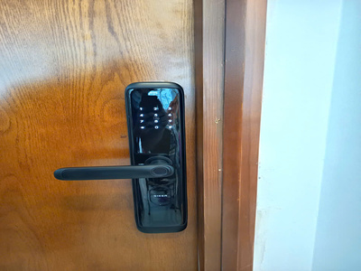 Khóa Siker dành cho cửa gỗ – Giải pháp an ninh thông minh với 5 chức năng mở khóa